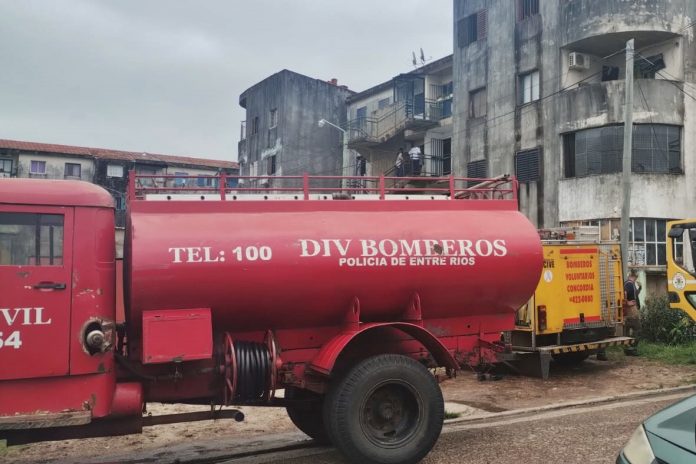 Incendio en el barrio ex Molino: un hombre resultó gravemente afectado